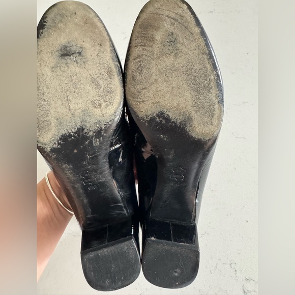 Tory Burch RARE Black Patent Leather Block Heels with logo locket - Picture 13 of 15